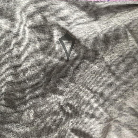 Ivivva T-shirt - Picture 3 of 3